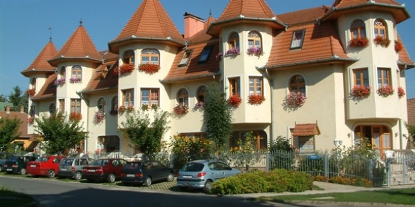 Hajdú Kastély Hotel 