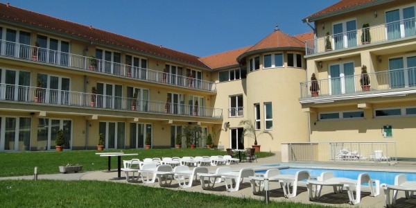 Hotel Holiday