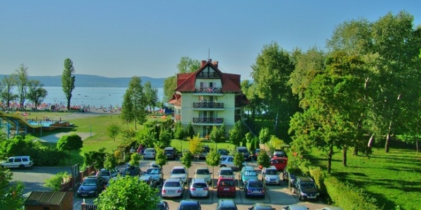 Lelle Park Apartmanház