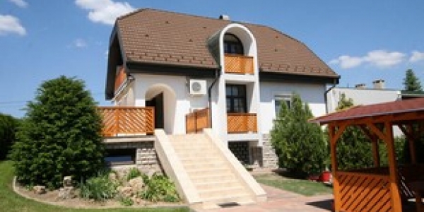 Napfény villa